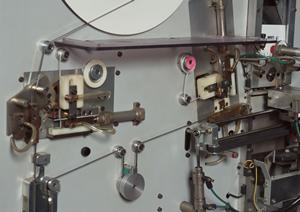 X線回折の装置を取り扱っている業者について